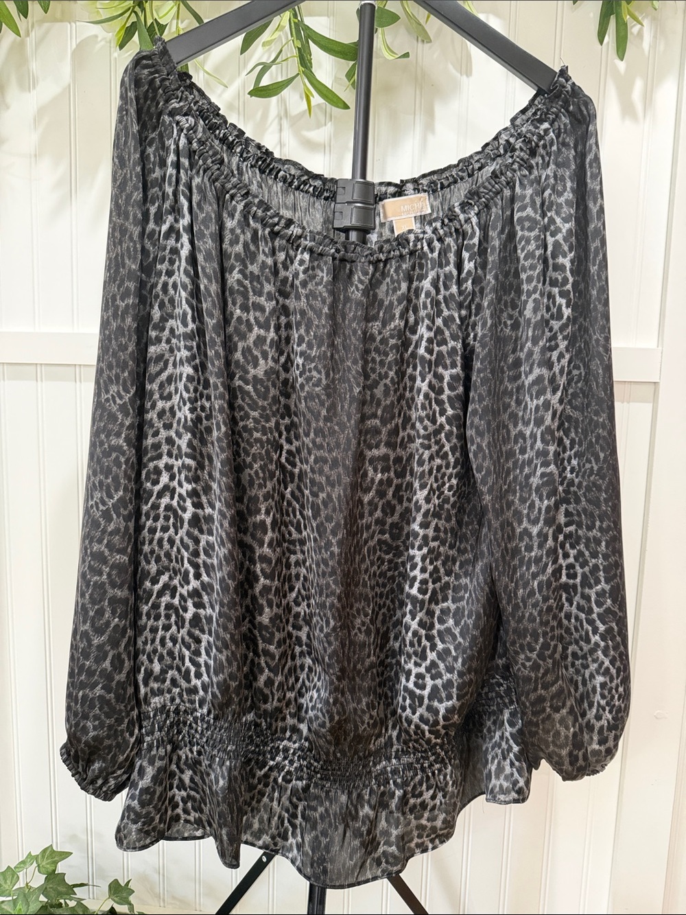 #898 MICHAEL Michael Kors Black Gray Leopard Off-Shoulder Silky Tunic